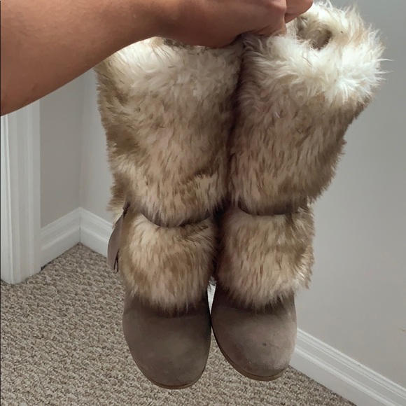 BCBG Faux Fur boots - Picture 2 of 5